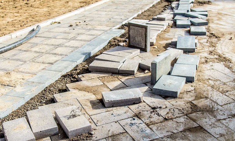 Демонтаж тротуарной плитки